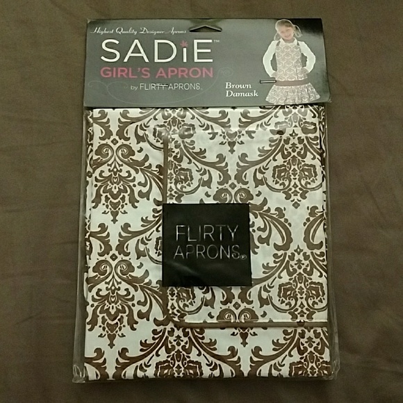 NWT! Matching Mother-Daughter (2-6 yrs) Apron Set - Picture 3 of 6